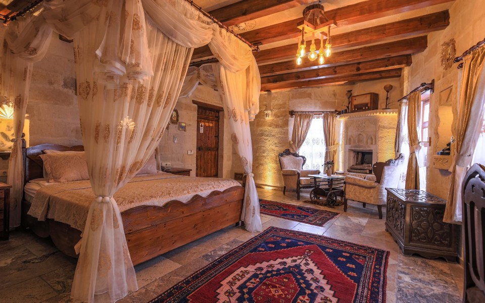 Deluxe Stone Suite - 201