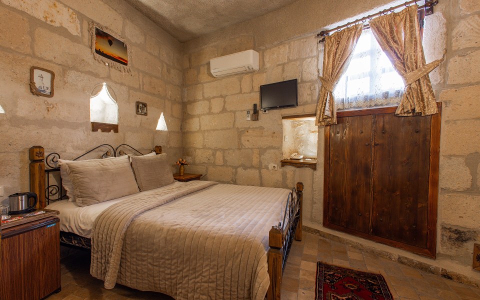 Economic Stone Room- 103